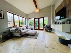 Photo 19- click for photo gallery